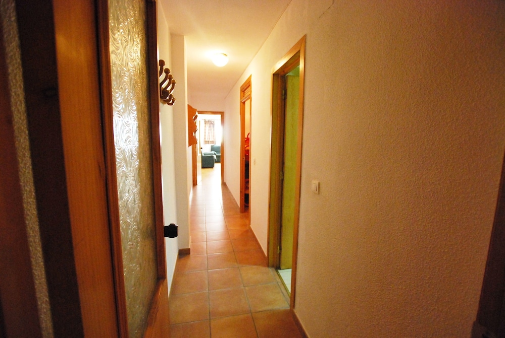 Basic Apartment, 2 Bedrooms (213) photo 3