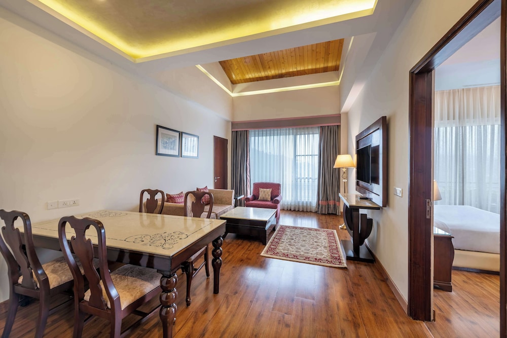 Executive Suite, Valley View