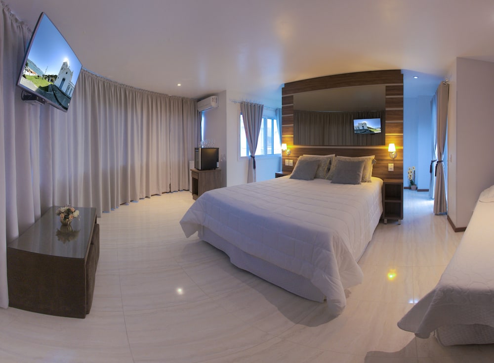 Luxury Suite, Bathtub photo 1