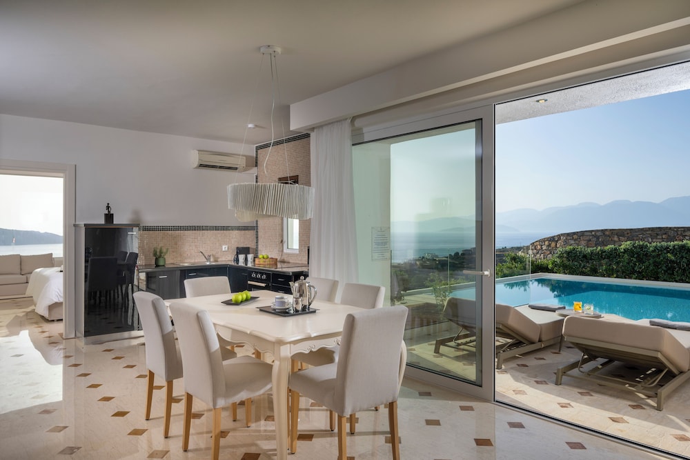 Three Bedroom Prestige Villa, Private Pool, Sea View photo 3