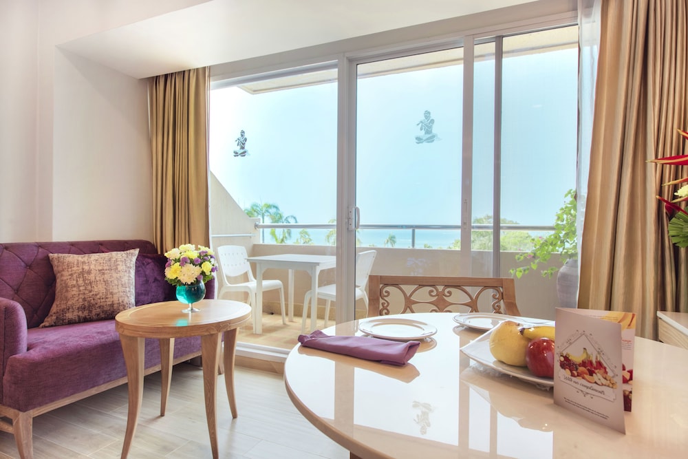 Ocean Deluxe Room - Photo 3