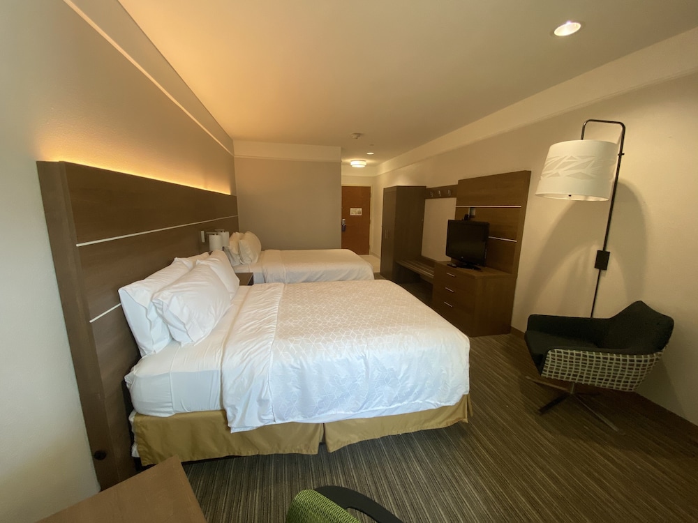Standard Room, 2 Queen Beds, Accessible (Communication, Accessible Tub) - Photo 2