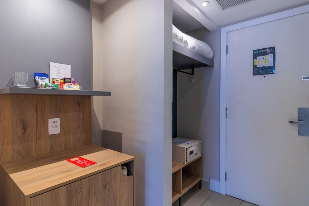 Superior Quadruple Room - Photo 8