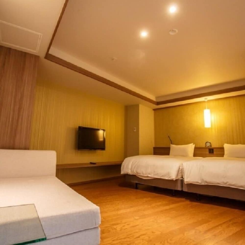 Main Building,Standard Japanese Western Room (67sqm), Non-Smoking photo 2