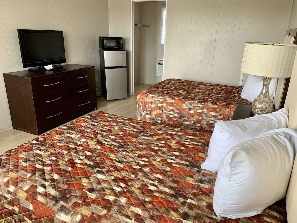Standard Room, 2 Double Beds photo 2