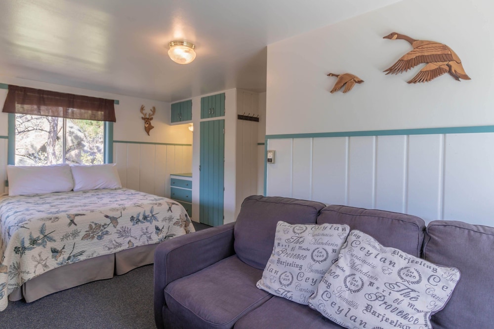 Hideaway #10 (River Cabin)