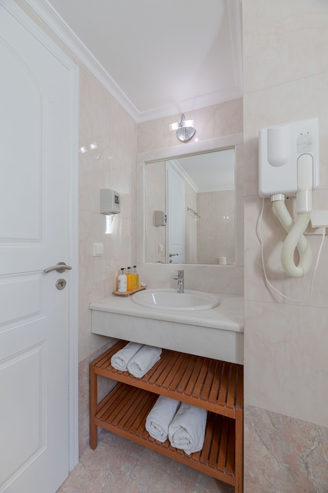 Deluxe Room, Sea View - Photo 7
