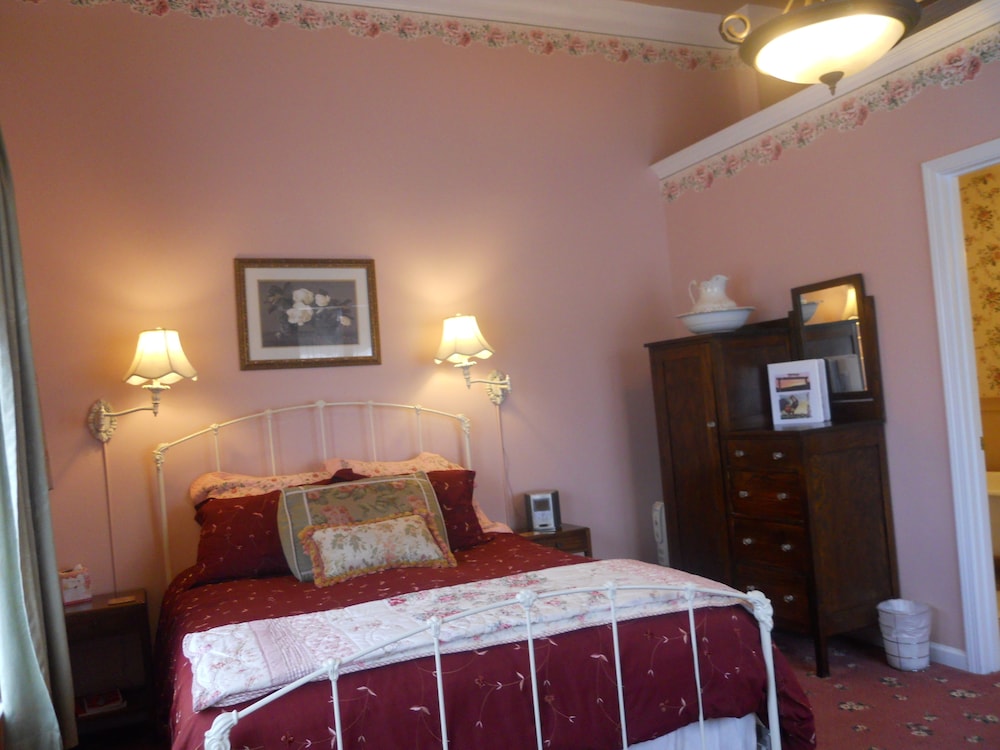 Double Room, 1 Queen Bed photo 3
