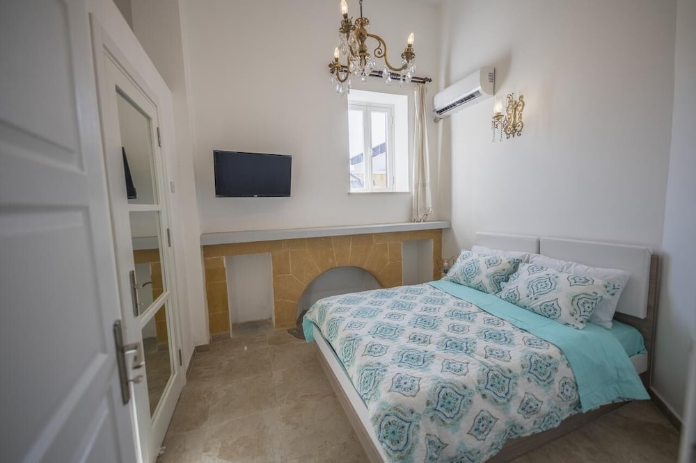 Economy Double Room photo 1