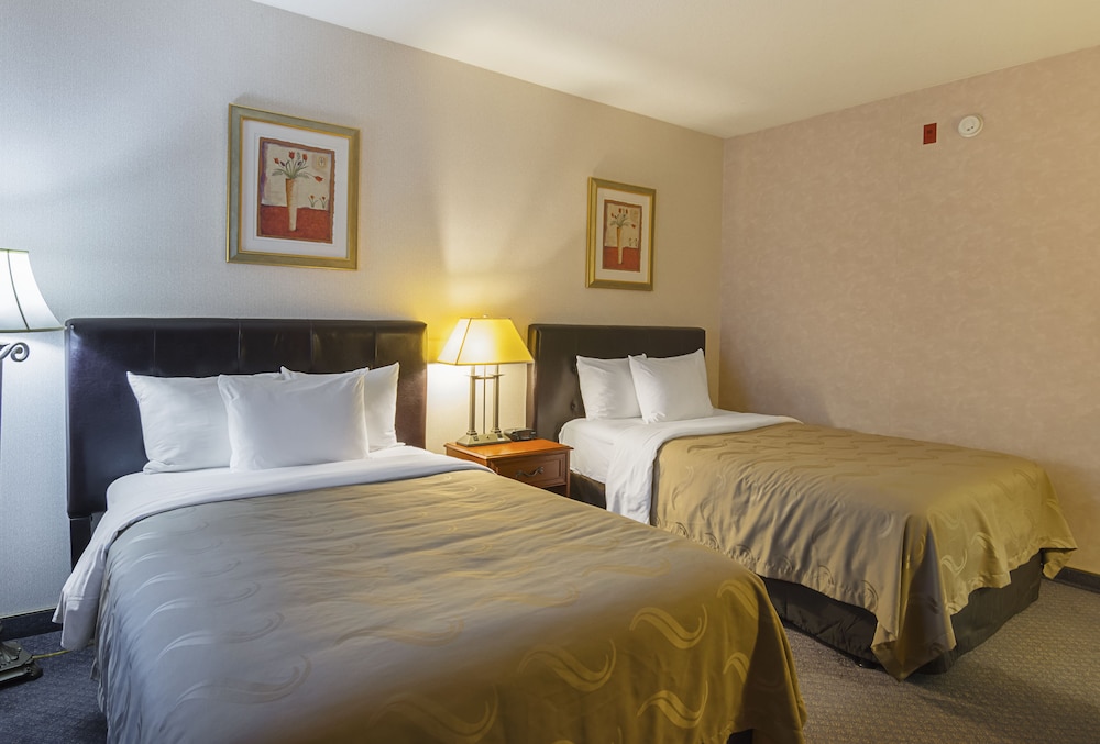 Standard Room, 2 Double Beds, Non Smoking - Photo 5