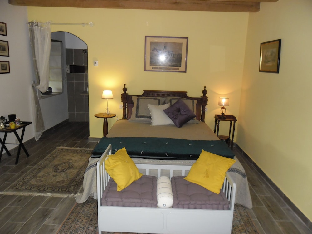 Deluxe Double Room (Ellerslie) photo 1
