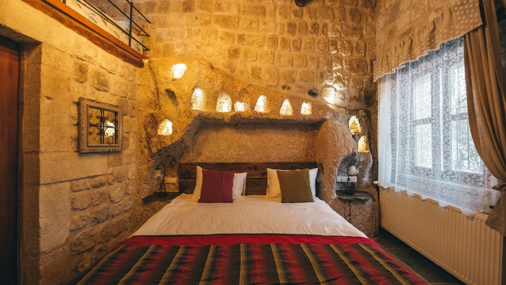 Deluxe Room - Photo 20