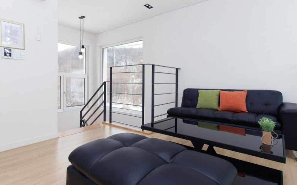 Room (Building A (Unshared House Duplex Poo)