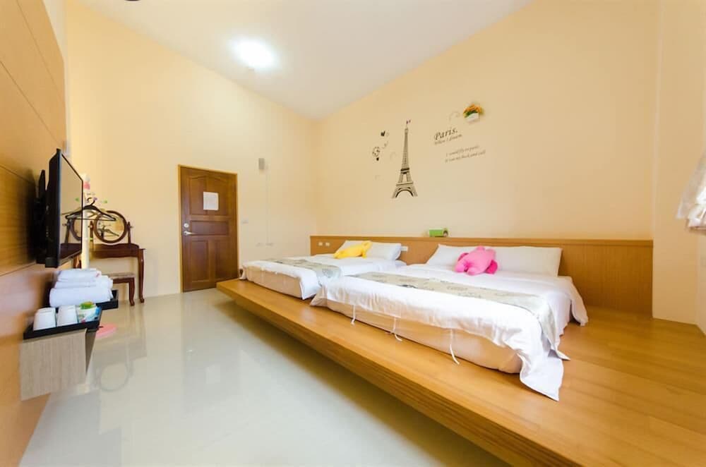 Elite Quadruple Room, Non Smoking photo 1