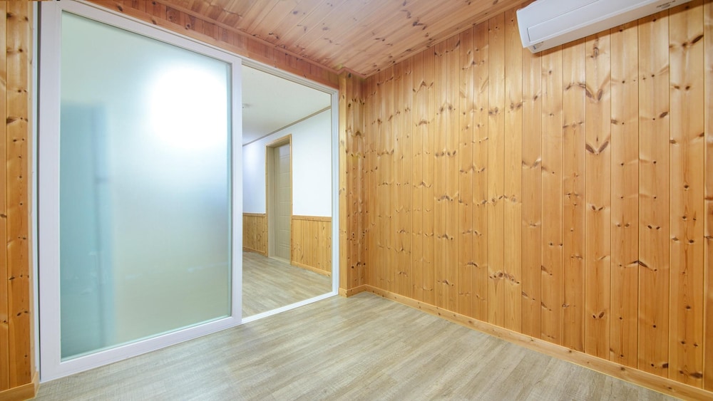 Basic Room, 2 Bedrooms (B302(danchebang)) photo 3