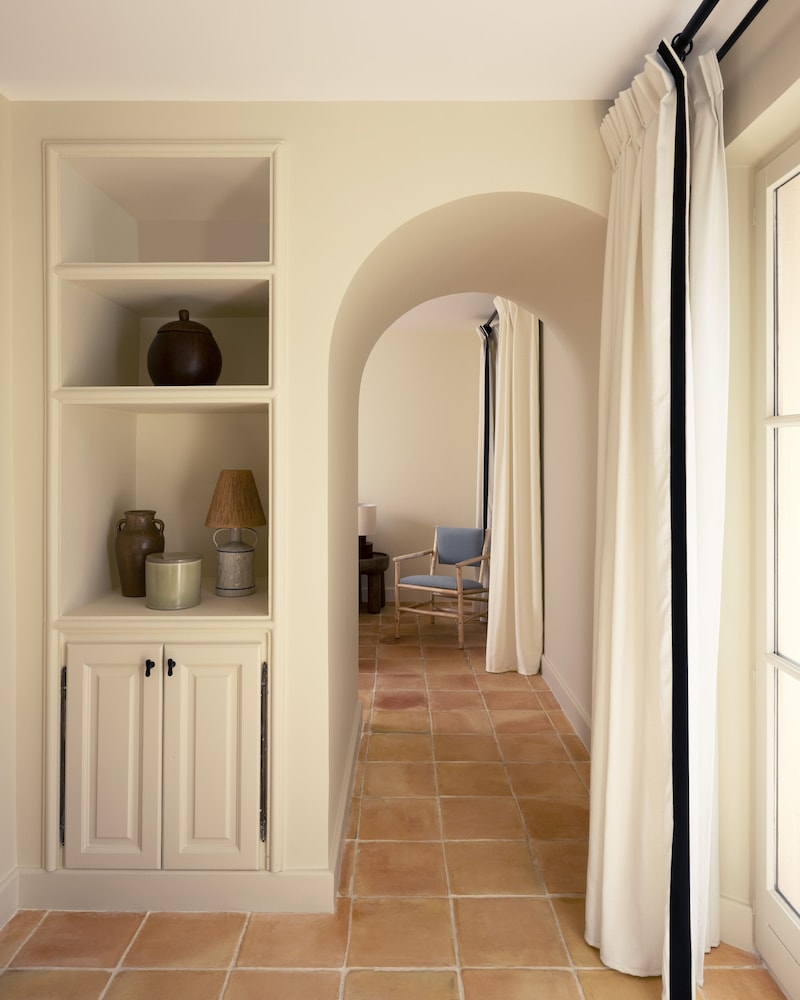 Suite - Photo 2