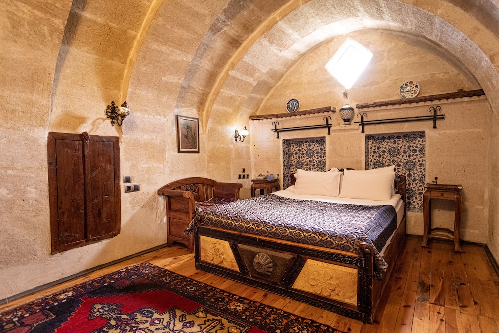 Cave Suite - Photo 5