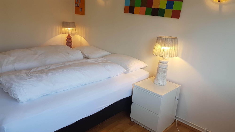 Basic Double Room, Shared Bathroom photo 2