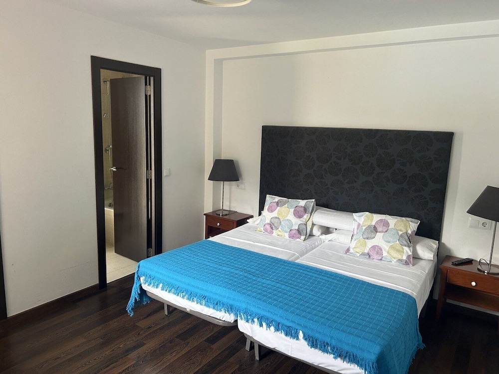Habitación Doble Estándar o con Dos Camas Individuales.