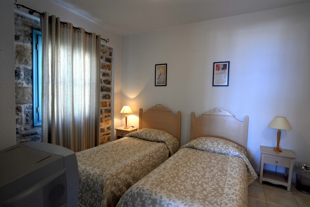 Luxury Villa, 2 Bedrooms, Private Pool, Poolside photo 3