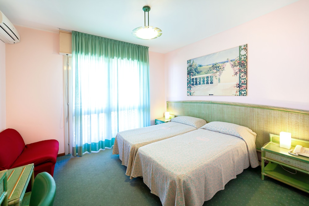 Standard Room photo 3
