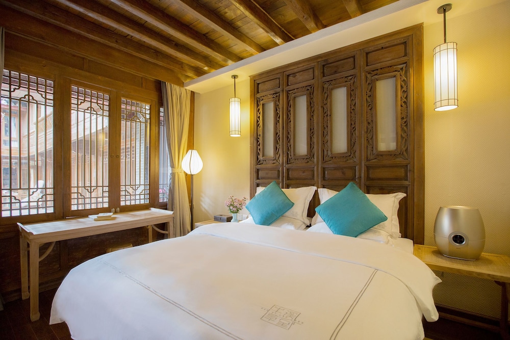 Garden View Room with Bathtub photo 1