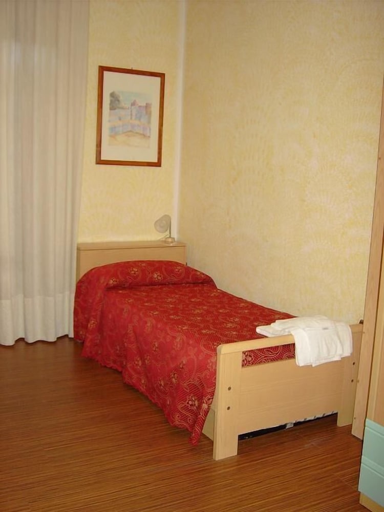 Single Room photo 1