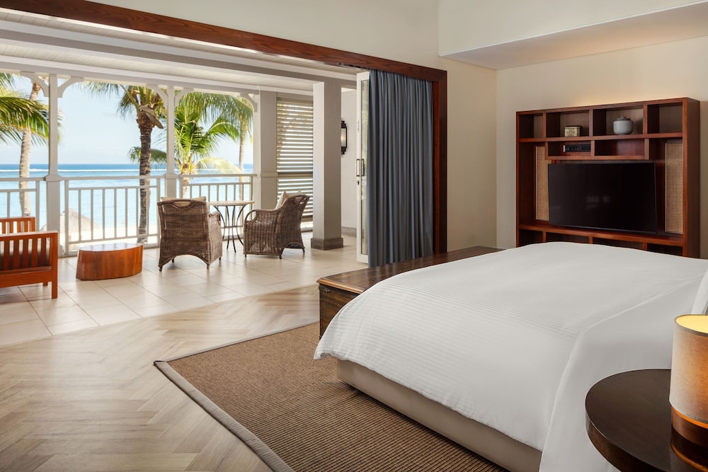 Junior Suite, 1 King Bed With Sofa Bed, Balcony
