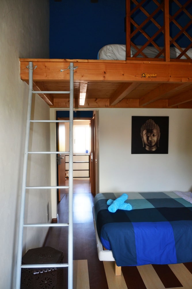 Family Room - Photo 2