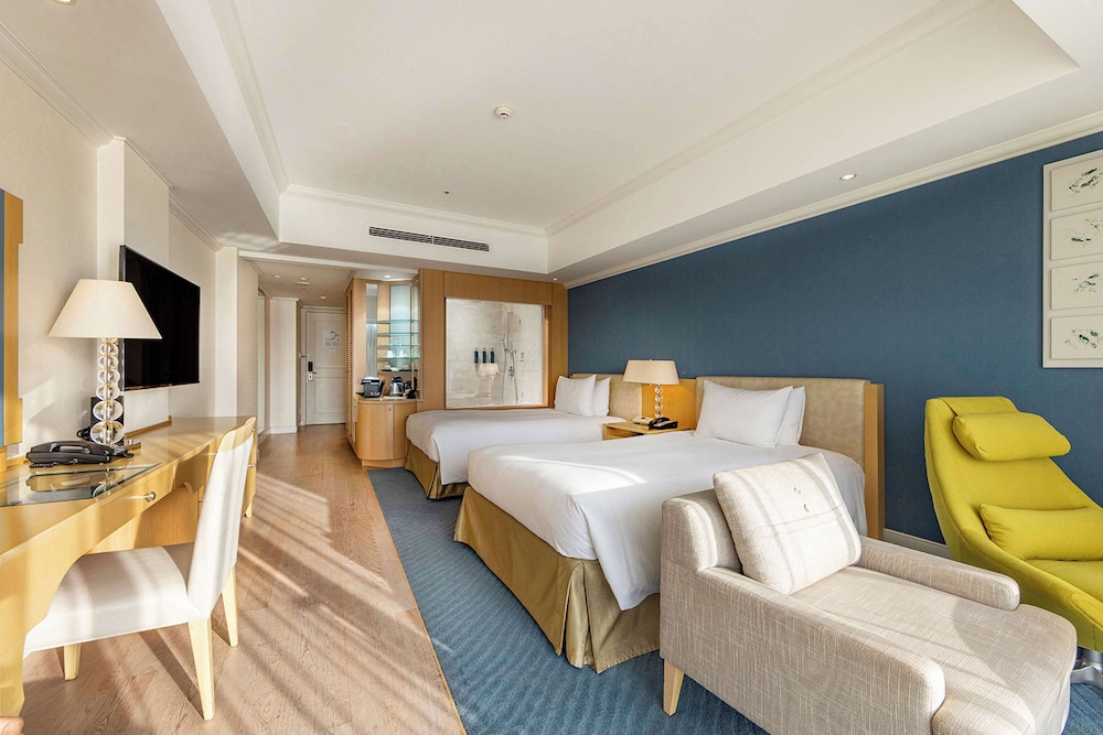 Twin Premium Executive – Non-Smoking – 40sqm – Rainbow Bridge View – Executive Lunge Access