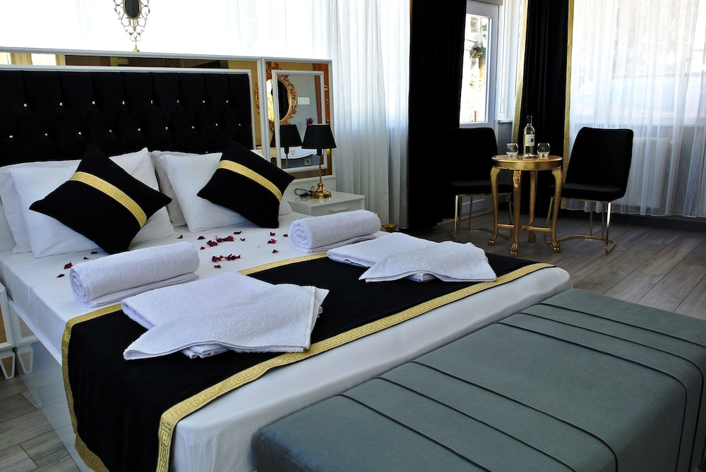 Panoramic Suite, 2 Double Beds, Terrace, Sea View photo 2