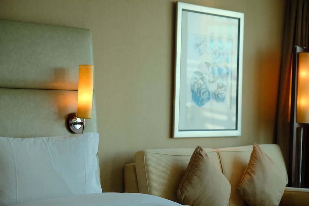 Executive Room, 1 King Bed, Club Lounge Access - Photo 10