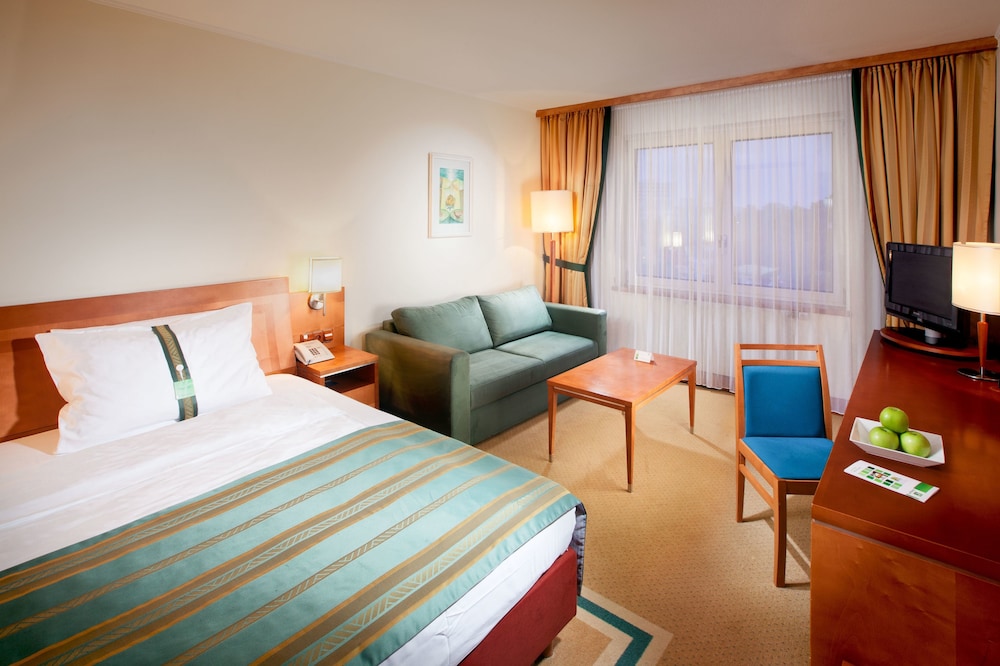 Standard Room, 1 Queen Bed, Non Smoking photo 2