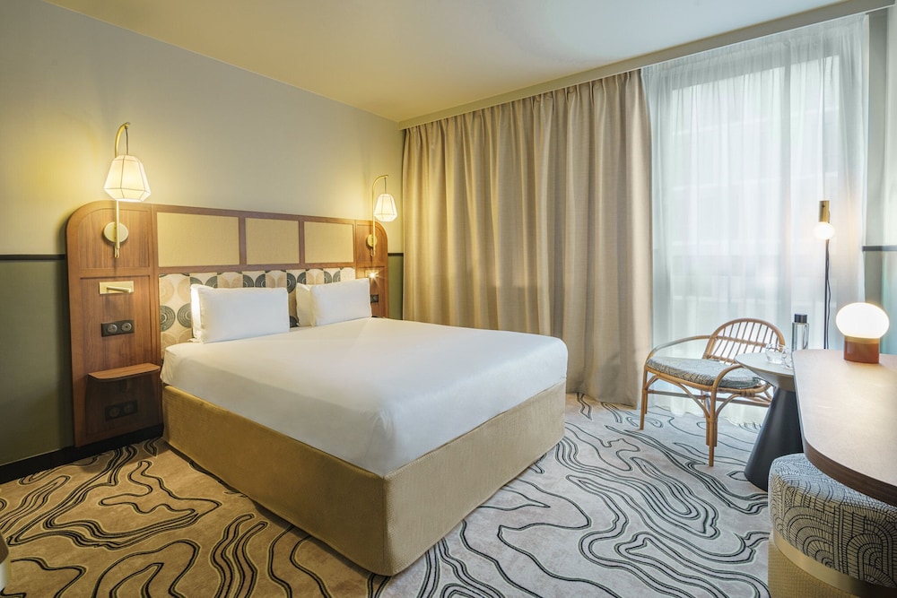 Standard Room, 1 King Bed - Photo 2