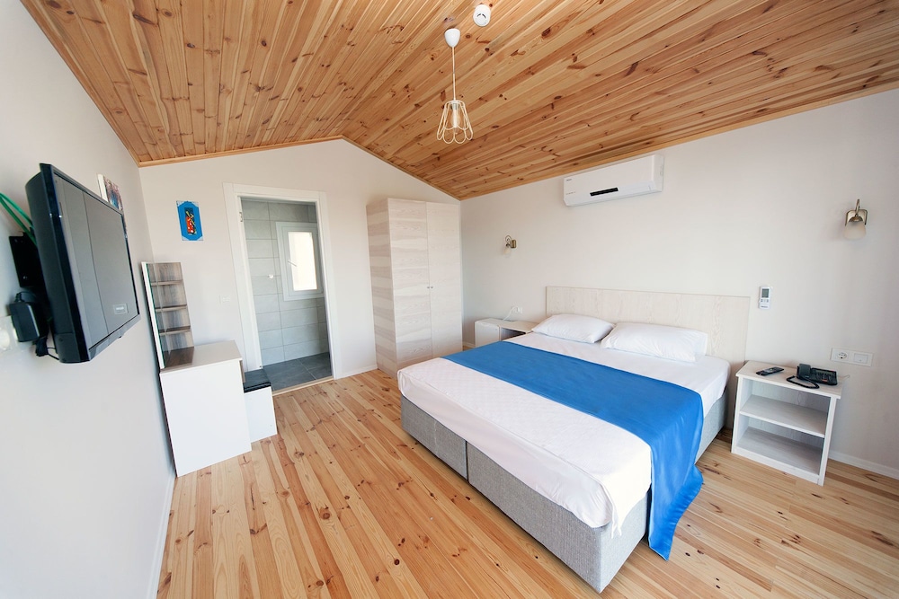 Deluxe Double Room - Photo 7