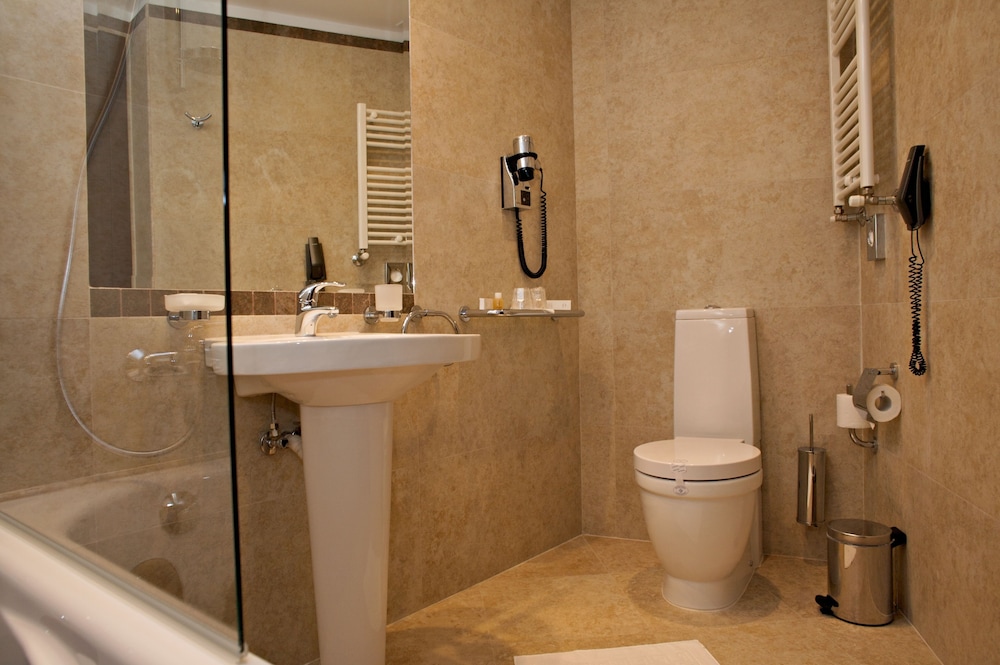 Premier Suite - Photo 9