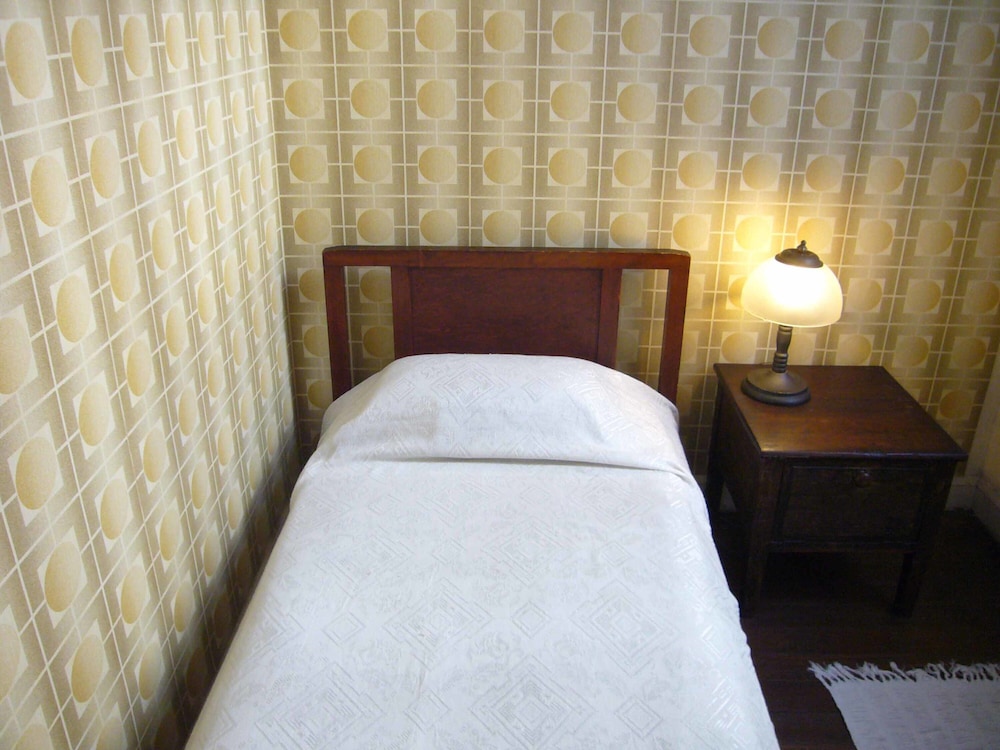 Single Room, Shared Bathroom photo 1