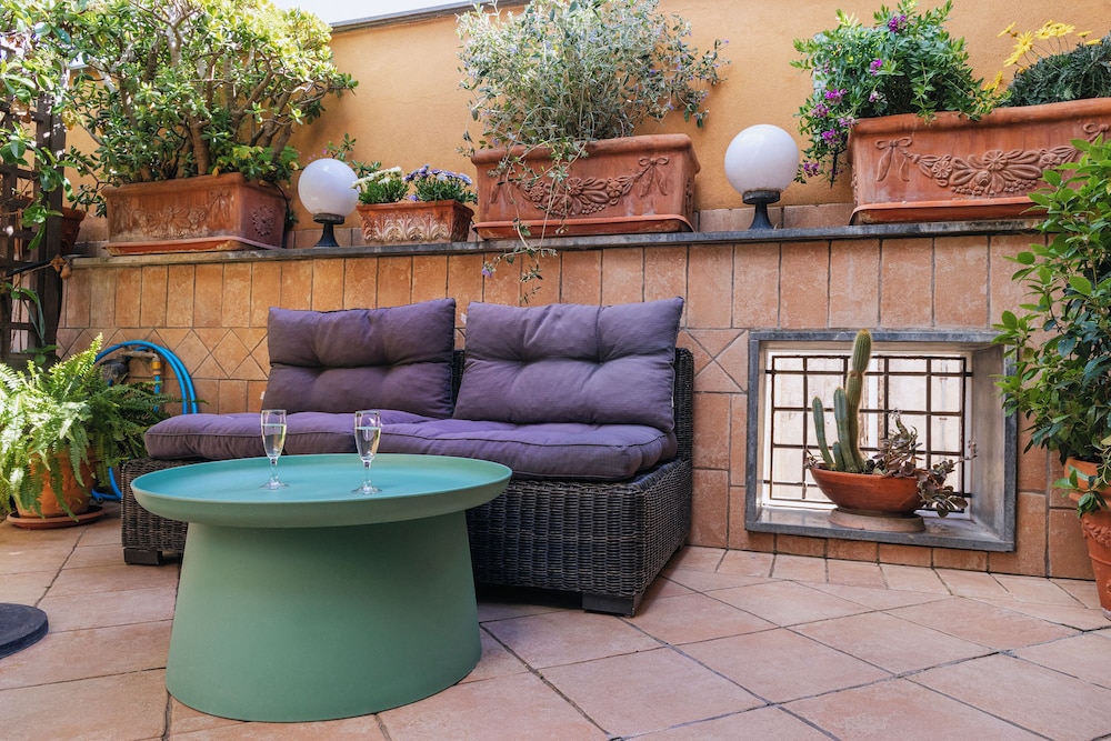 Deluxe Room, Terrace thumbnail 6