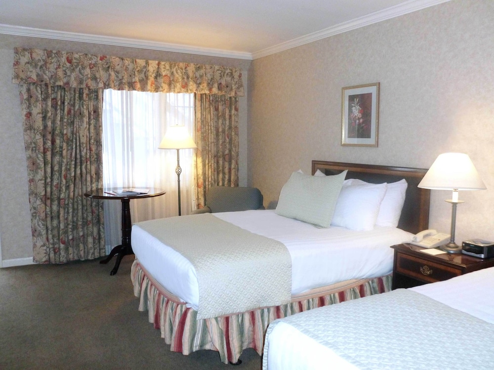 Club Double Room, 2 Double Beds (Sports Wing) - Photo 1