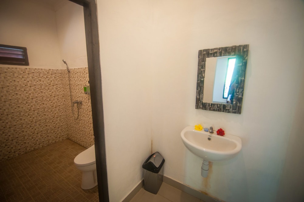 Deluxe Double Room - Photo 11