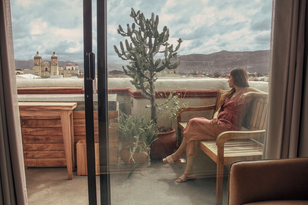 Design Suite, Balcony, City View photo 1