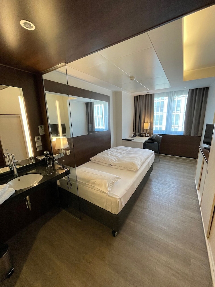 Room, Accessible (Individual)