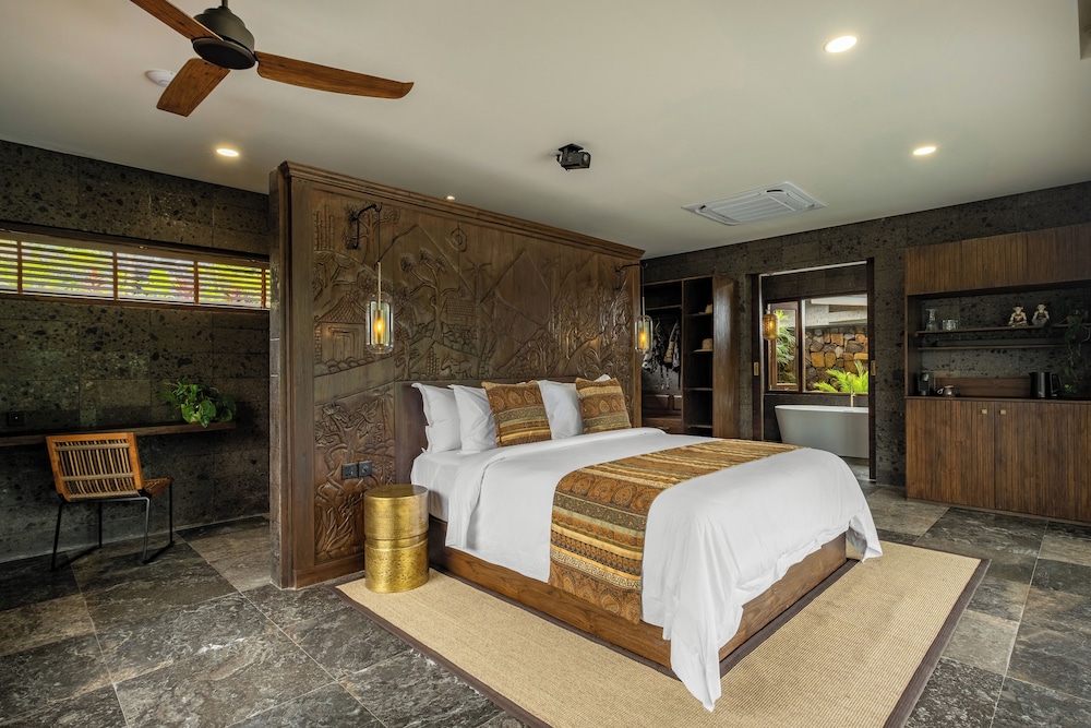 Executive Villa, 1 King Bed, Valley View