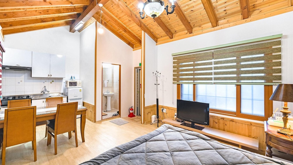 Basic Room, 1 Bedroom (103(PET)) - Photo 5