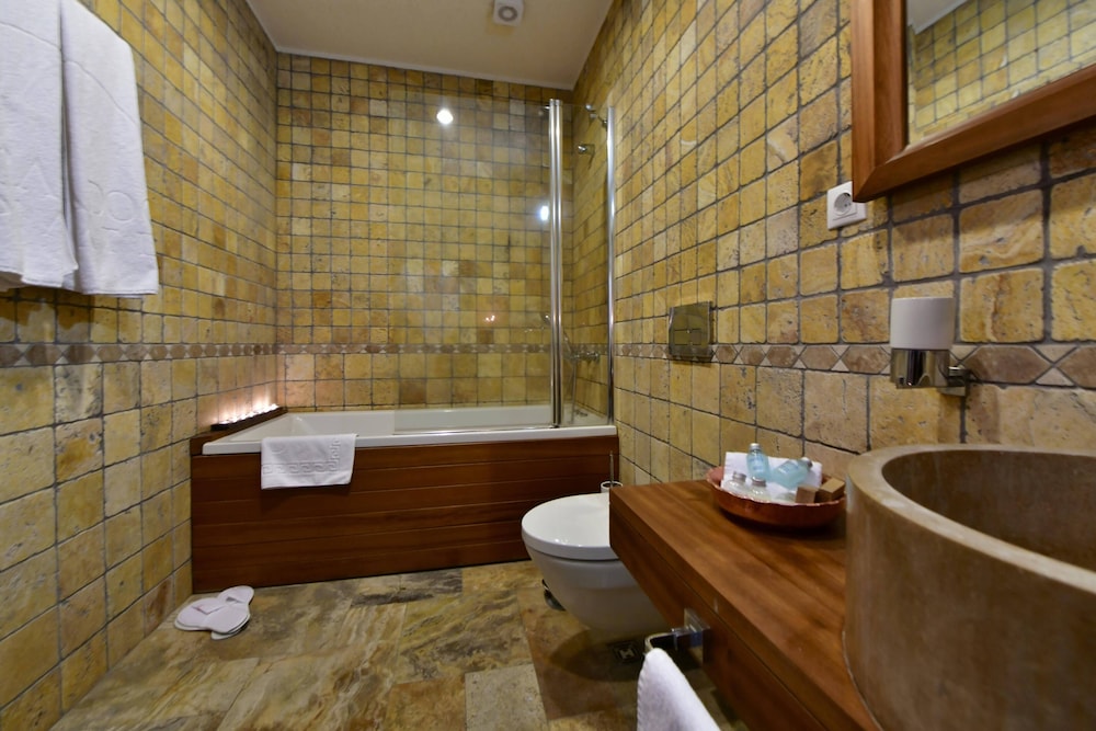 Deluxe Room (Cave) - Photo 27
