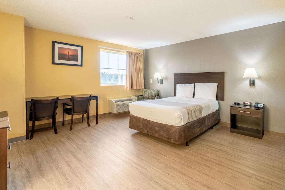 Room, 1 Queen Bed, Accessible, Non Smoking (Efficiency) - Photo 1