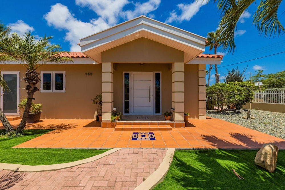 Villa photo 2