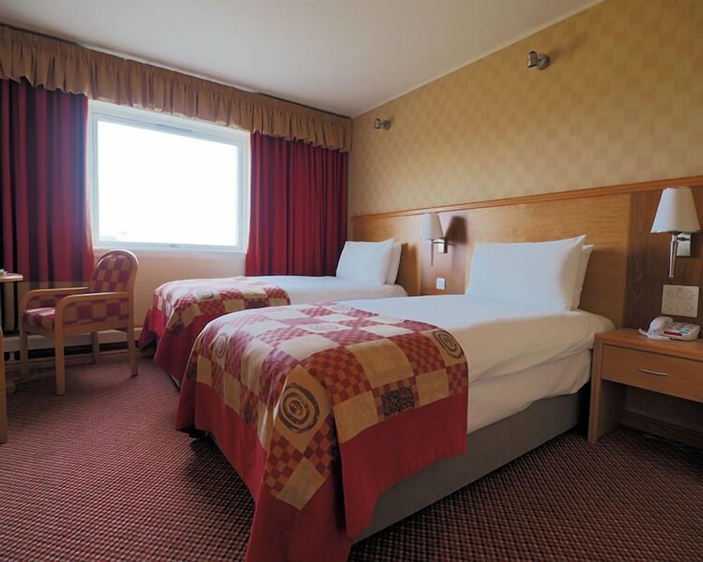 Twin Room, 2 Twin Beds, Accessible - Photo 2