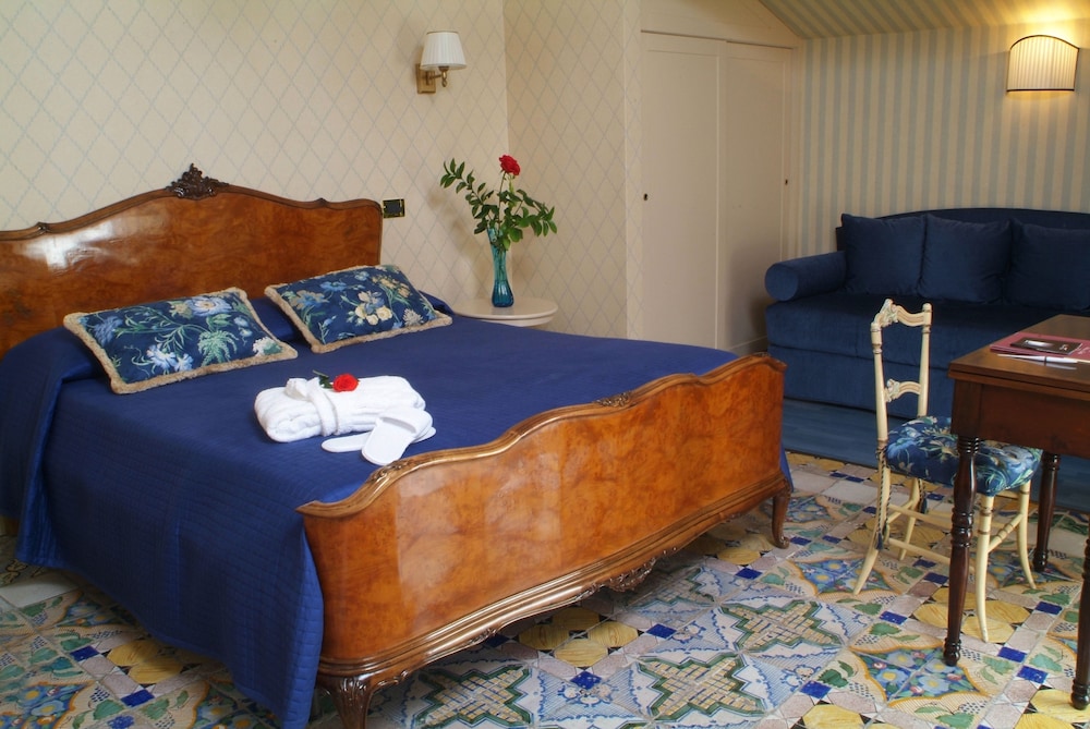 Superior, One Double Bed photo 1