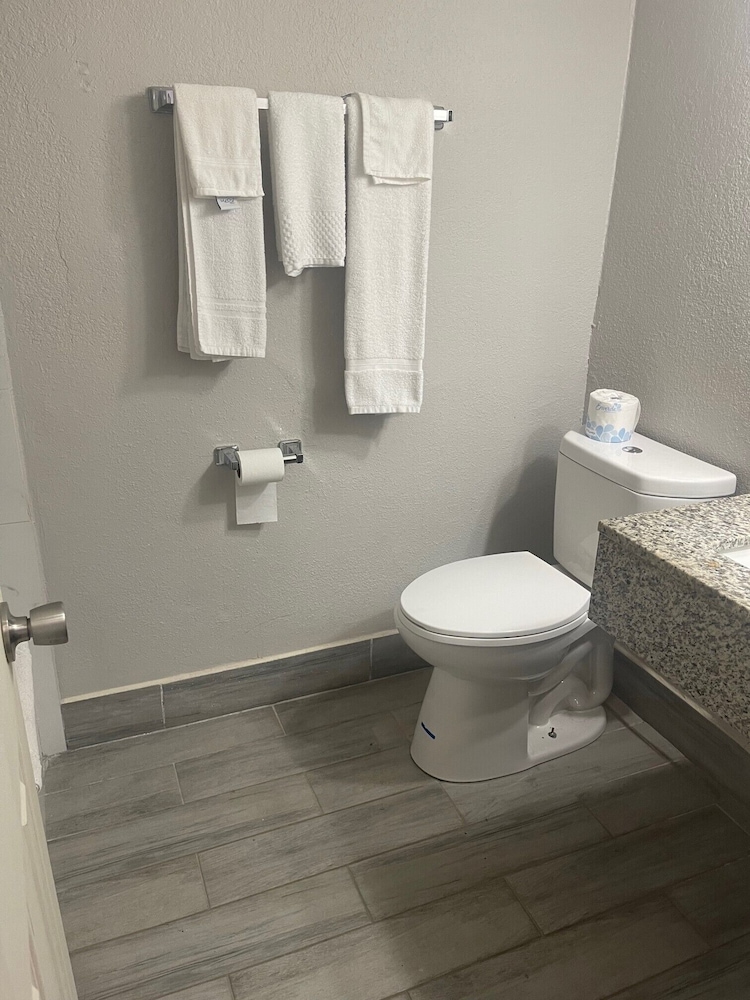 Efficiency, Studio Suite, 2 Queen Beds, Non Smoking - Photo 2